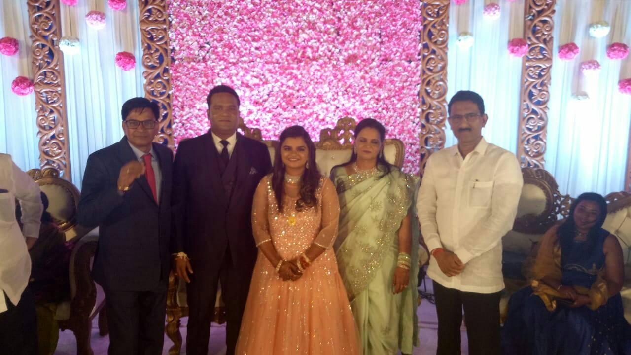 Shri Sunil Rane attended the Wedding ceremony of a Karyakarta at Borivali.