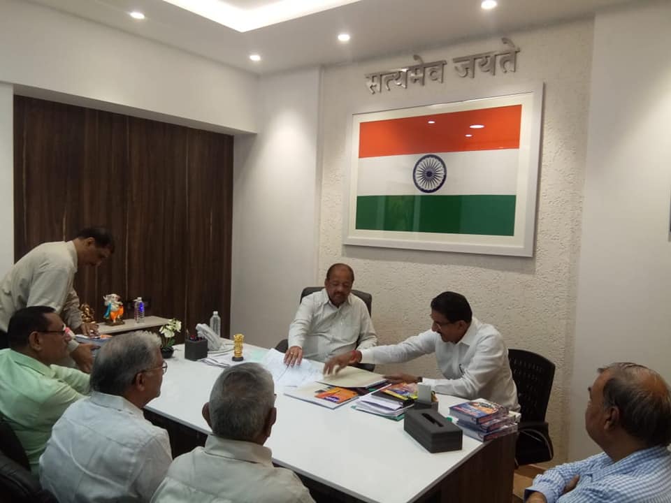 MP Shri Gopal Shetty Ji visited the BJP Borivali office, to discuss the measures to be taken for the development of Borivali. While at the office, gifted him a book based on the life of Late Hon' Swatantrya Veer Vinayak Damodar Savarkar.