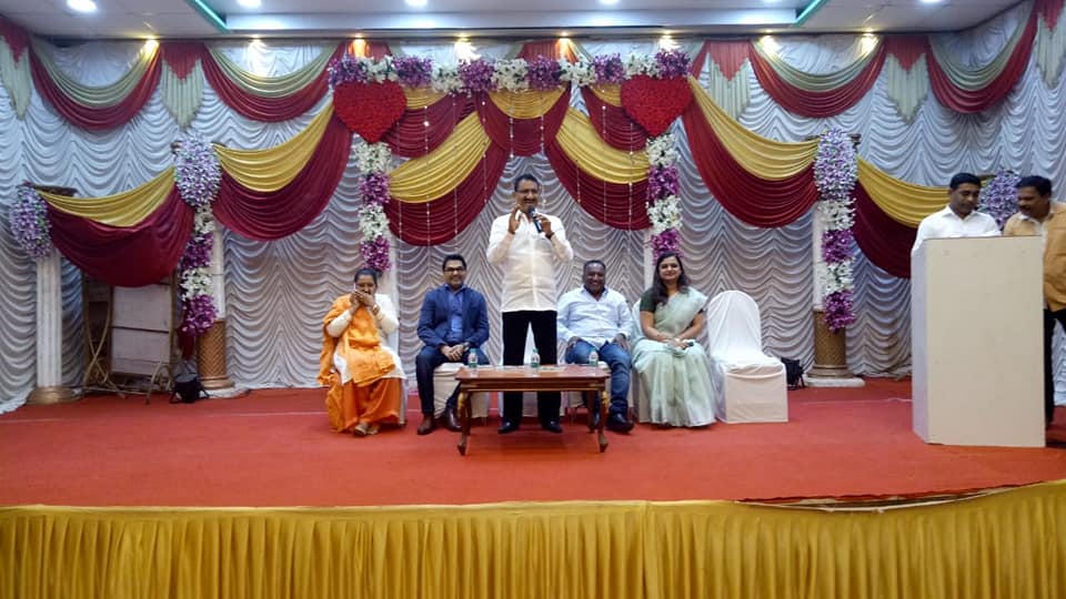 As the board exams of SSC students are approaching, Shri. Sunil Rane visited Sailee School with the Chairman of Dr. DY Patil College, Dr. Ajinkya Patil, in Borivali West, to distribute Model Question Paper Books to the SSC Students. Interacted with the st