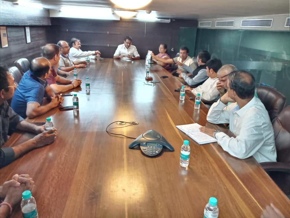 Shri Sunil Rane visted Six homeowners in Rivali Park, Borivali East, have not yet been given ownership rights in their houses, visiting these homeowners today and knowing their problems.