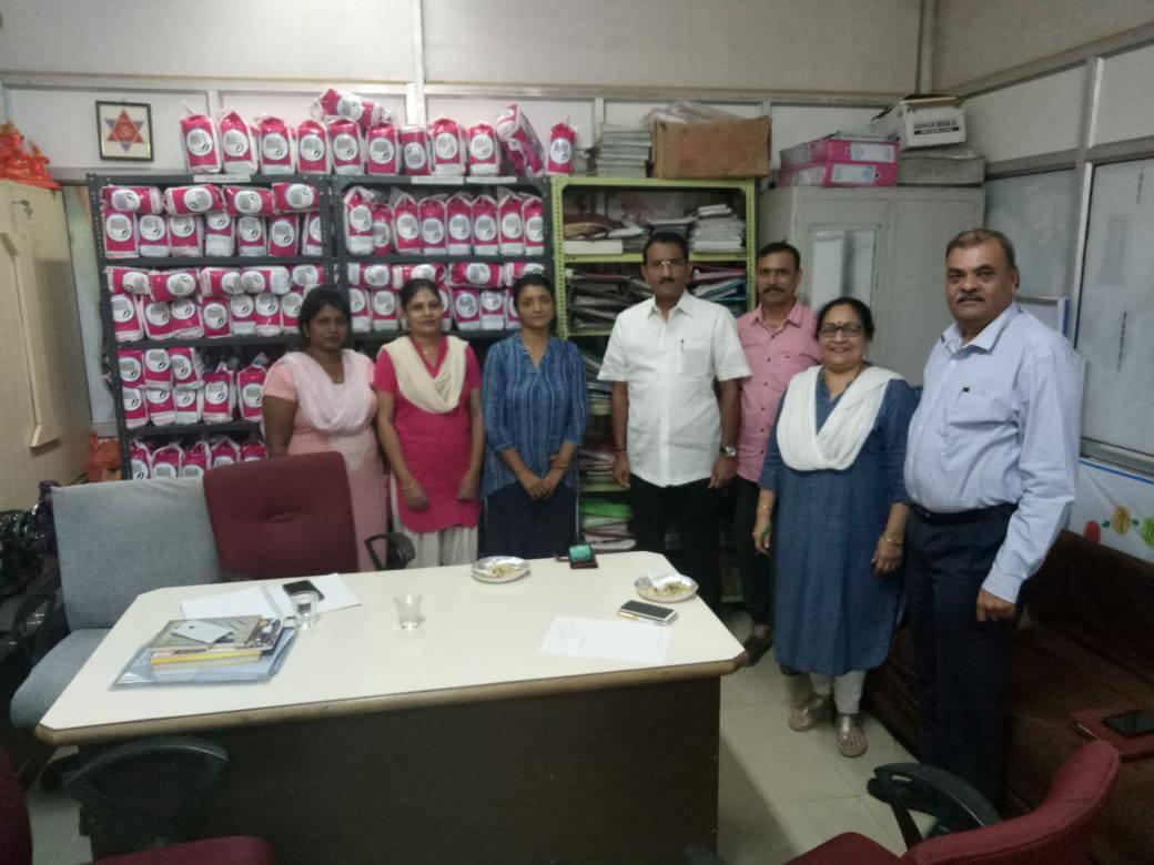 Shri. Sunil Rane started the morning by Visiting 'Mahila Aadhar Bhavan' and interacted with the women associated to the kendra.