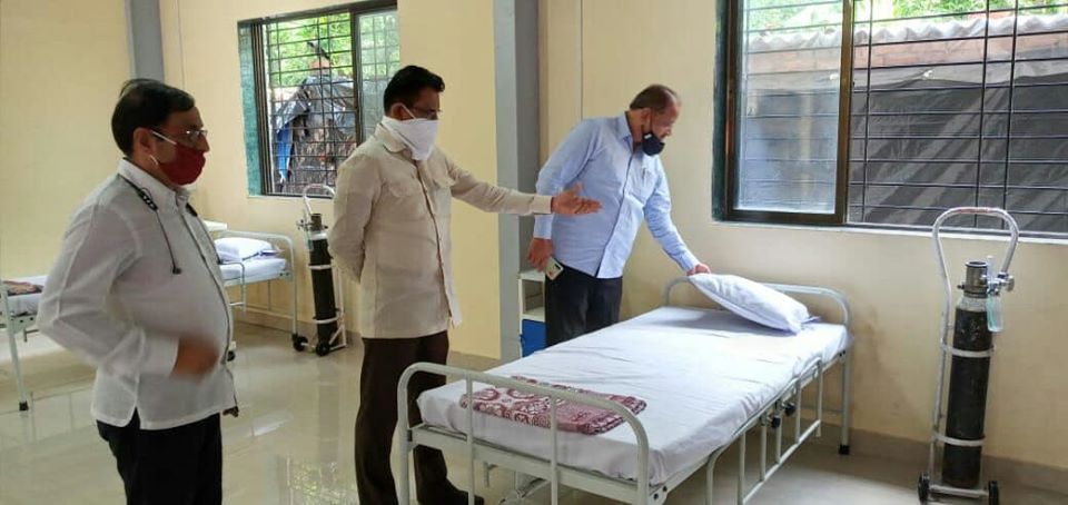 Shri Sunil Rane visited a Community Hall in Lokmanya Tilak Nagar, Sai Baba Nagar, located in Borivali Constituency along with MP Shri. Gopal Shetty, which is currently converted into a Corona Care Centre. Soon after the Pandemic ends, this hall which was 