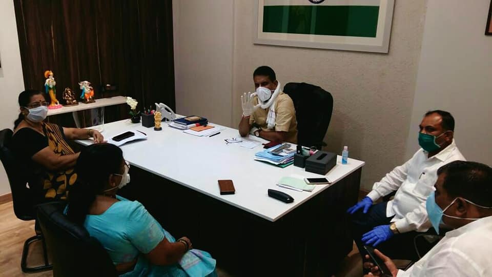A meeting of the corporators of the constituency was held at the Bharatiya Janata Party, Borivali Constituency Office to review the Covid-19 Relief work. Discussed what other measures could be taken for the citizens in Borivali.