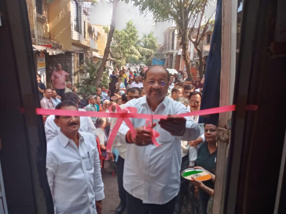 Shri. Sunil Rane organized a Free EyeCheckup and free spectacle distribution camp for the residents of Borivali at Charkop Sector 8, Near Akshara School.