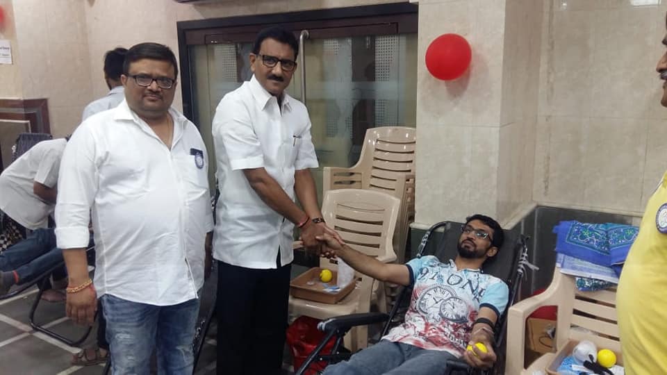 Shri. Sunil Rane an ecstatic visit to Narayan Seva Sansthan's initiative of free health check-up camp for the citizens of Borivali.