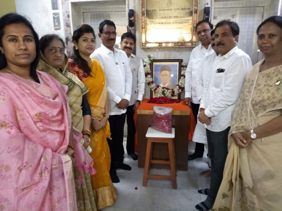 Shri Sunil Rane paid tributes to the great Freedom Fighter, Late Hon' Swatantrya Veer Savarkar on the event of his Death Anniversary, at the Vidhan Bhavan.