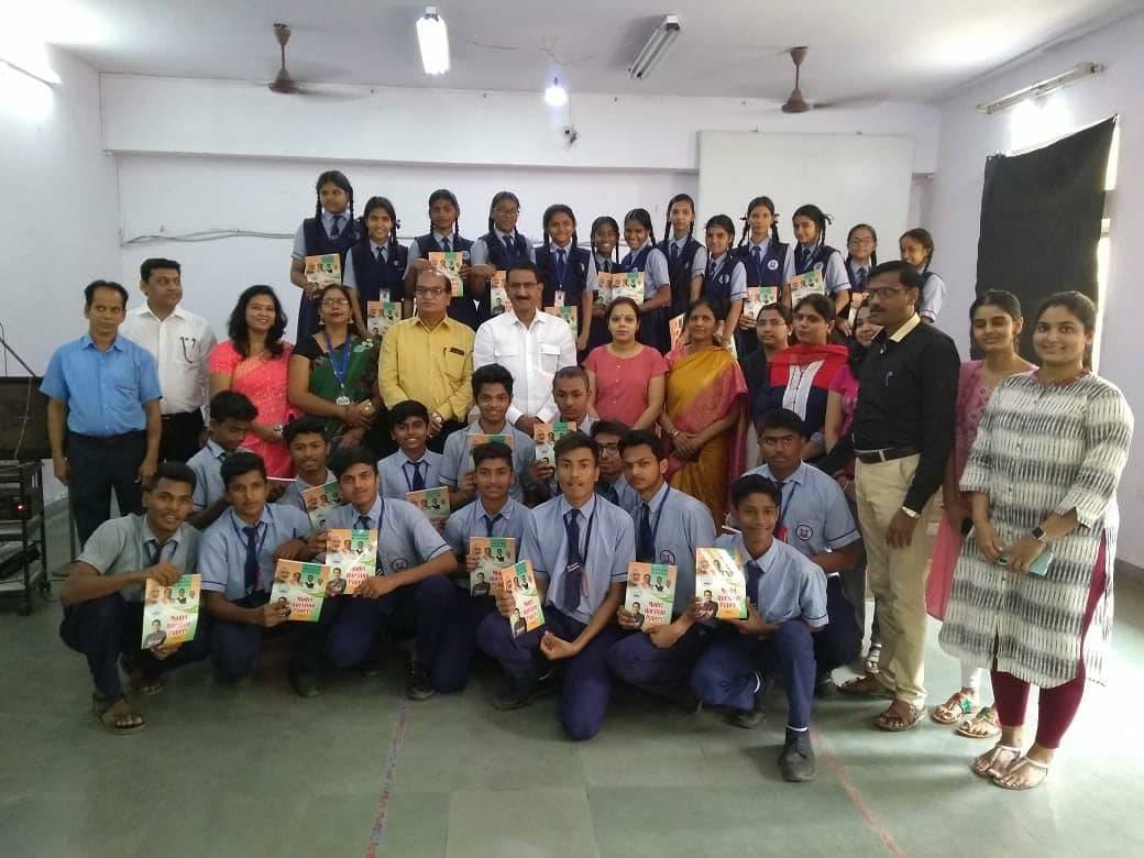 Shri. Sunil Rane visited Nalanda Academy in Gorai 2, Borivali West, to distribute Model Question Paper Books to the SSC students for thorough preparations and wished them luck for their upcoming board exams.
