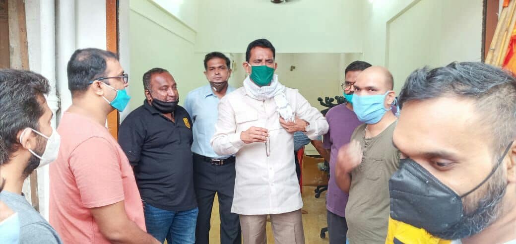 Our continuous pursuit of helping the citizens in taking possession of their buildings which was converted into quarantine centres is finally complete. Met the flat owners of Charkop Sector 8 and Mahavir Nagar MHADA buildings to notify them about the same