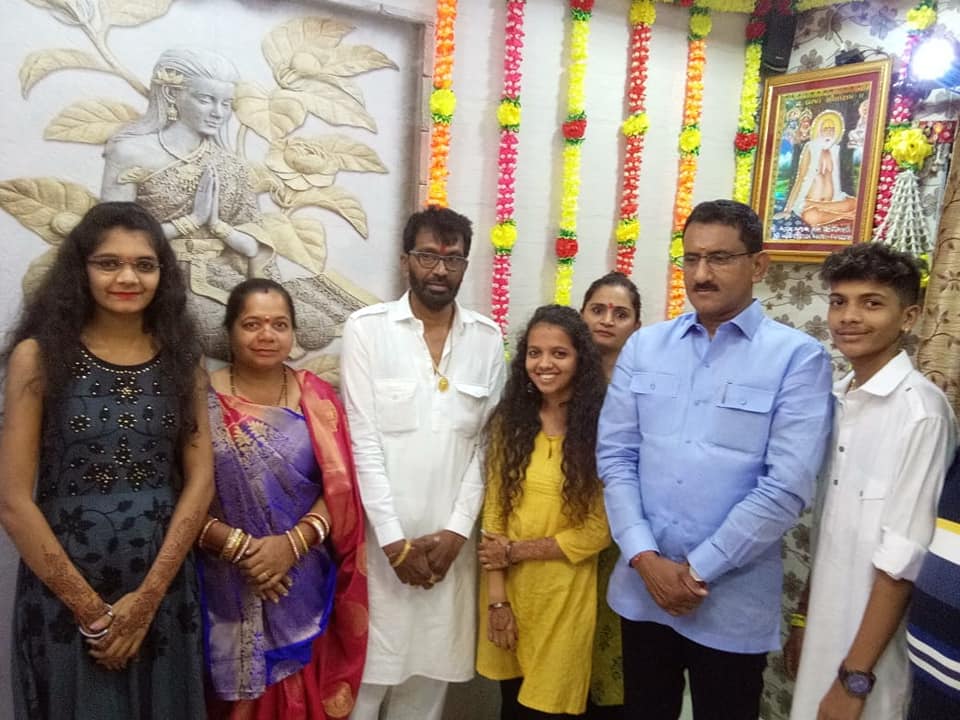 Shri. Sunil Rane took the blessings of Lord Ganesh at the Maghi Ganesh Celebration organized by Shri Vighnaharta Mitra Mandal and a resident's house in Charkop, sector no. 3 in the Borivali Vidhansabha.
