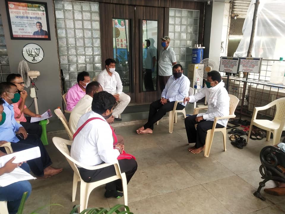 Members of Manori Hindu Gramastha Trust visited the BJP Borivali Office to discuss regarding the issues of Hindu Cemetery.