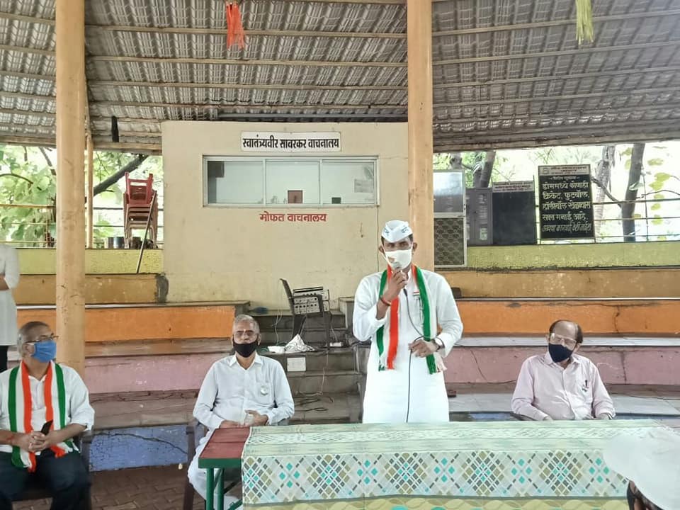 Today at the Swatantryaveer Savarkar Park in Borivali, Shri Sunil Rane attended the flag hosting ceremony on the occasion of 74th Independence Day. Corporators, BJP Karyakartas, and senior citizen were also present.