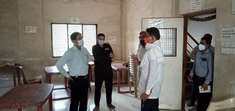 Shri Sunil Rane inspected the ongoing renovation work of the BMC's library which is being upgraded to a digital library, along with the Deputy commissioner of MCGM Mr. Shankarwar and executive engineer Mr. Gondhali.